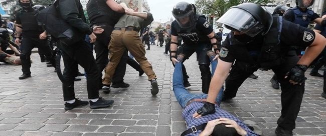 Kiev Police arrests at PRIDE