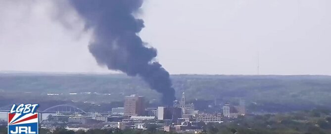 Five-People-Injured-Courthouse-Bomb-Explosion-Santa Maria-JRL CHARTS