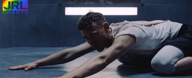 Olly_Alexander_releases_When_We_Kiss_Music_Video