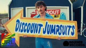 Benson Boone delivers laughs in Mr. Electric Blue music video – JRL CHARTS Gay Music News